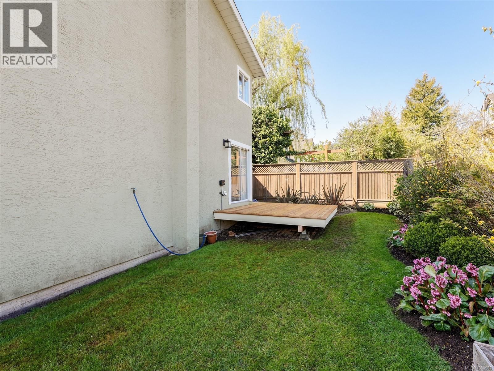 621 PINE STREET Image 27