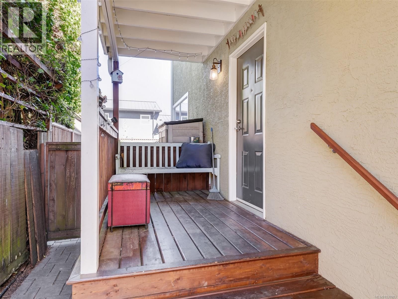 621 PINE STREET Image 28