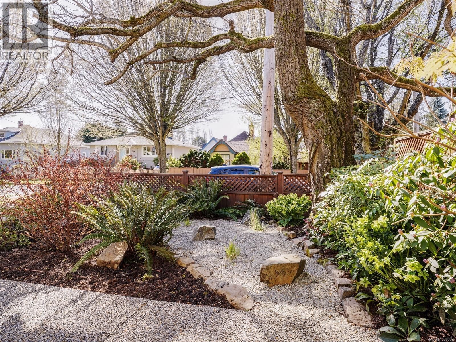 621 PINE STREET Image 29