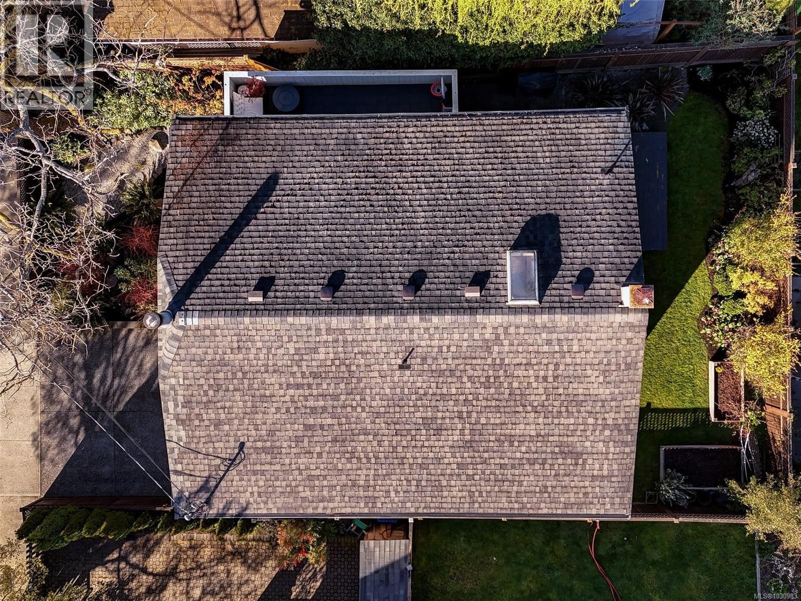 621 PINE STREET Image 30