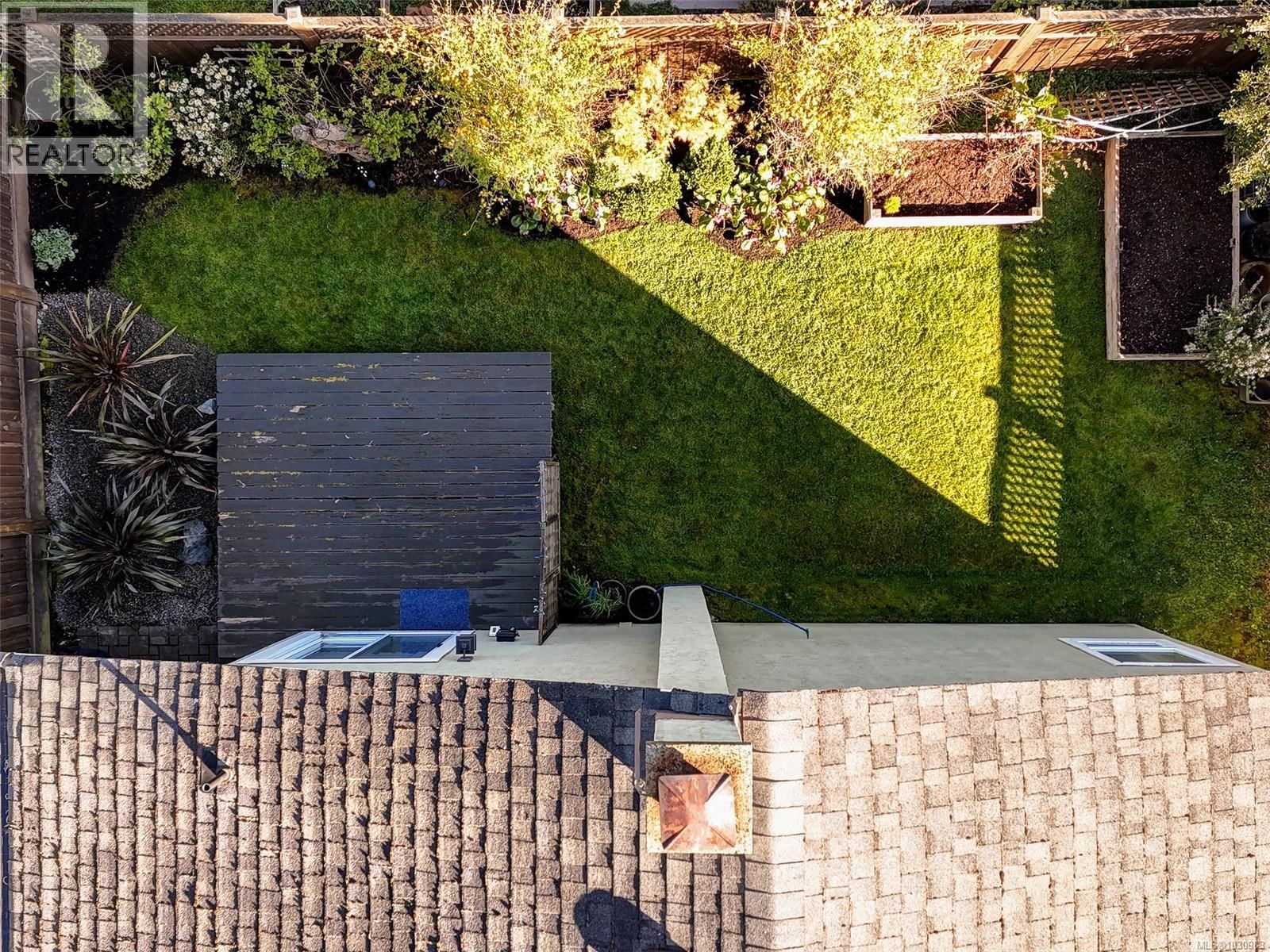 621 PINE STREET Image 33