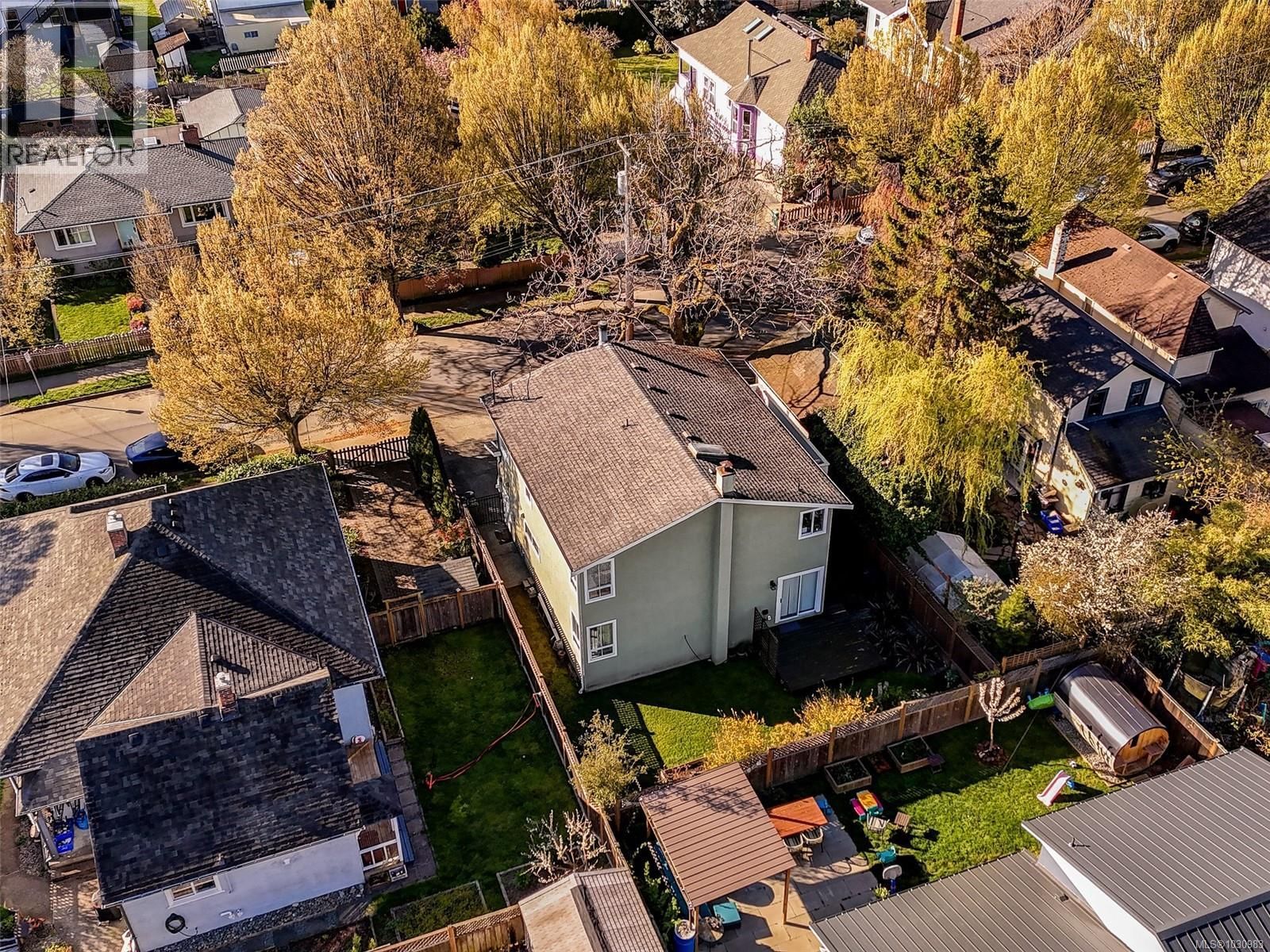 621 PINE STREET Image 34