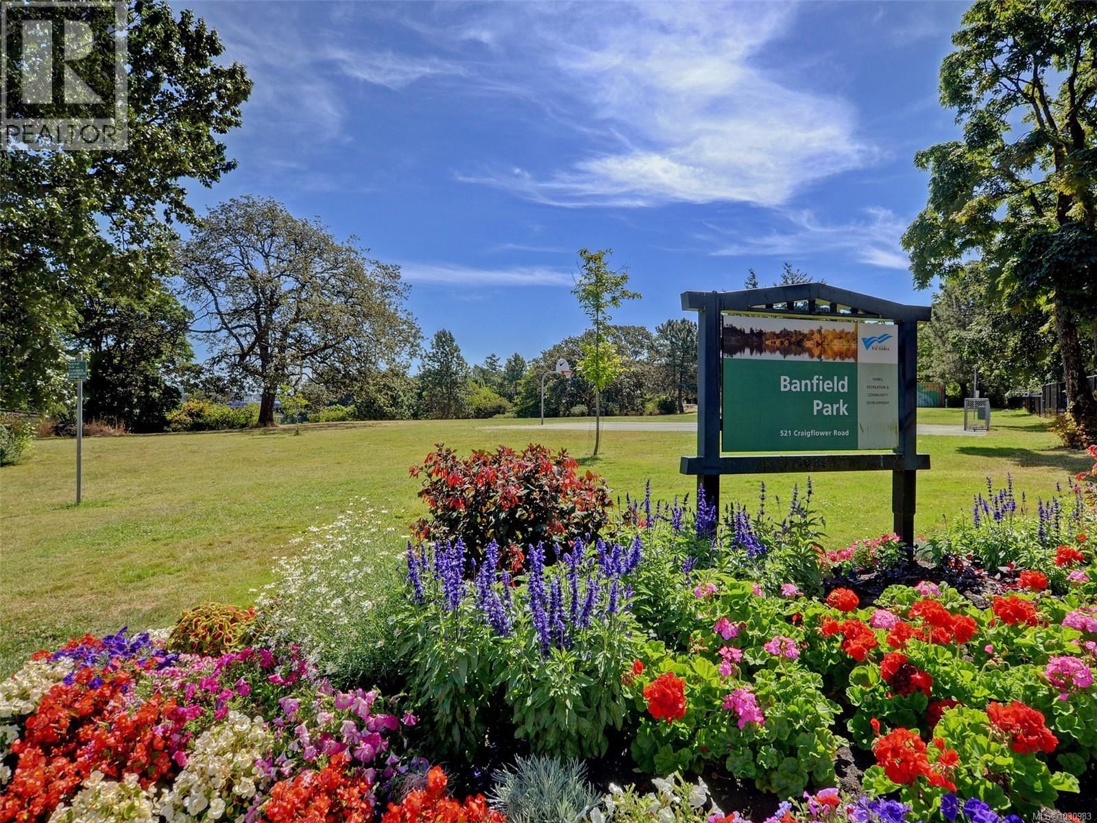 621 PINE STREET Image 36