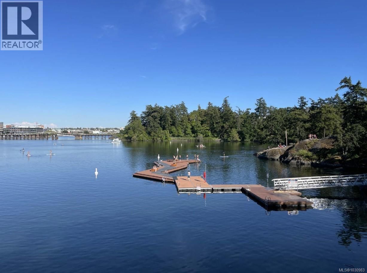 621 PINE STREET Image 38