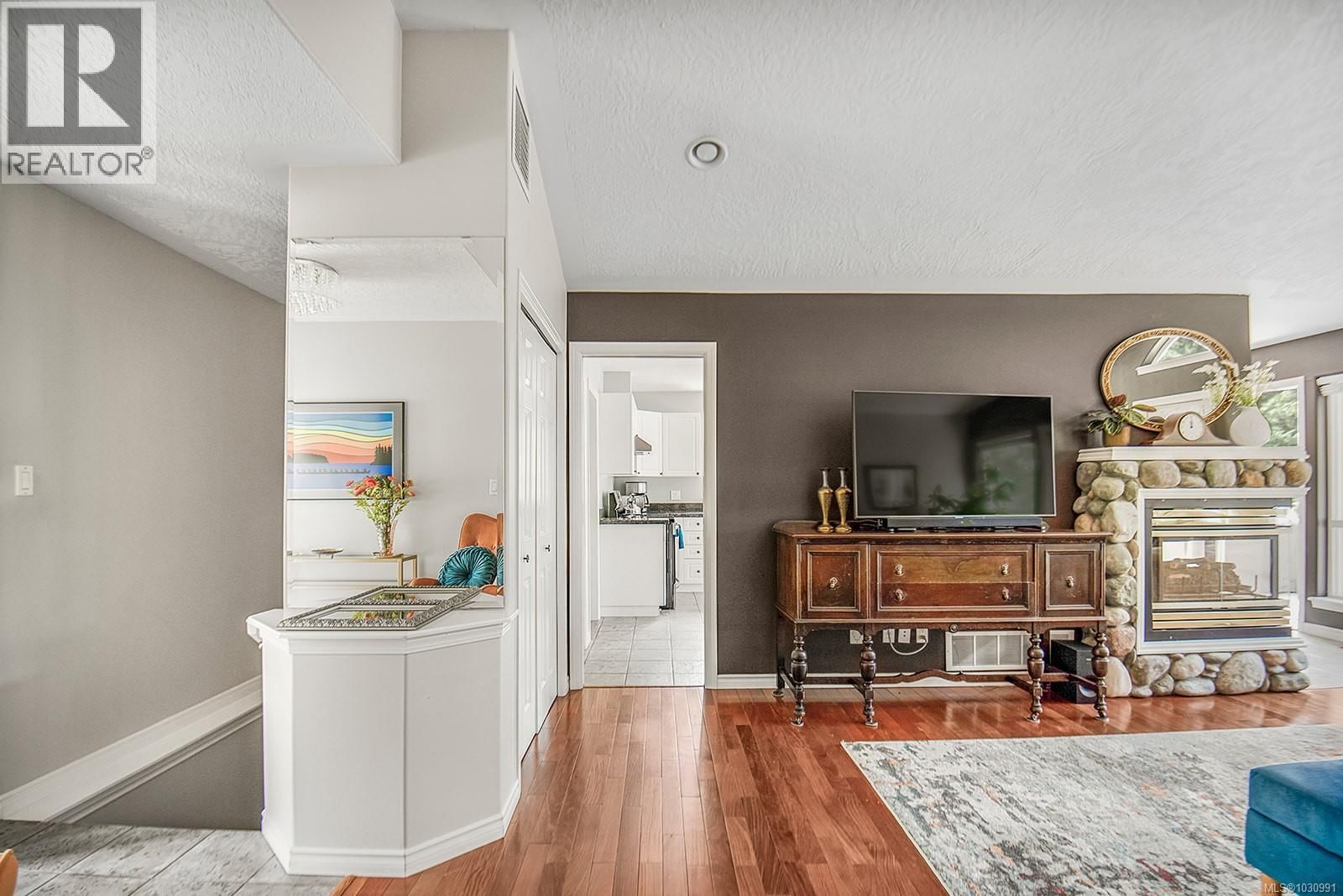 1141 KATHLEEN DRIVE Image 21