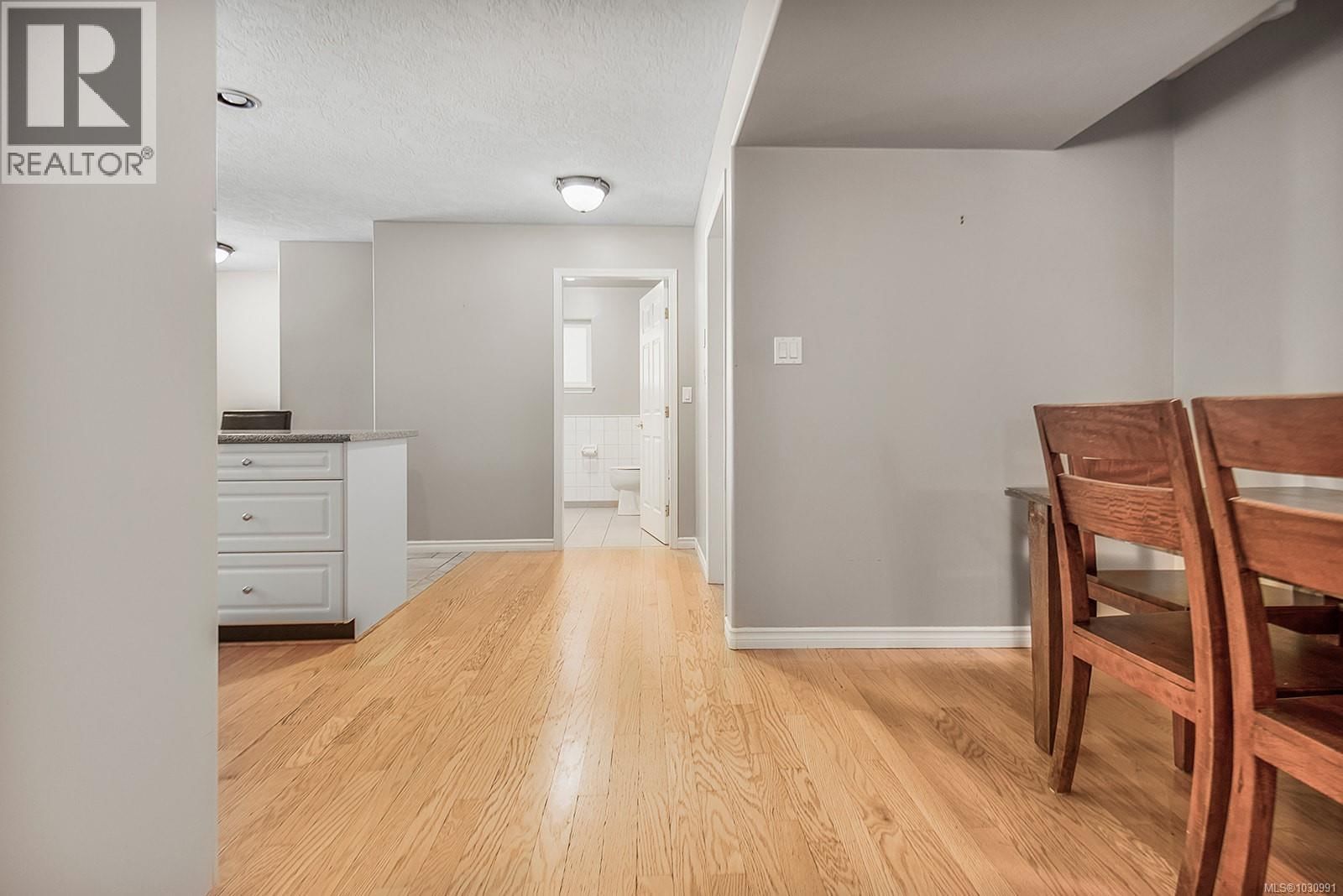 1141 KATHLEEN DRIVE Image 37