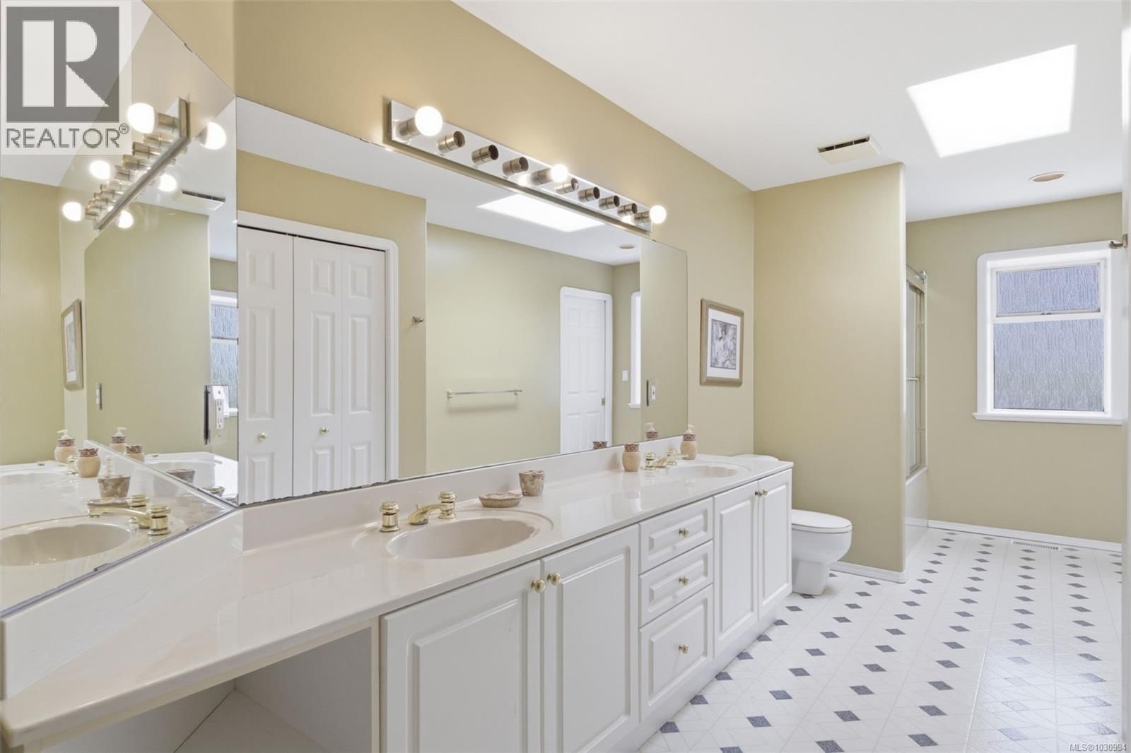 1032 VALEWOOD TRAIL Image 35