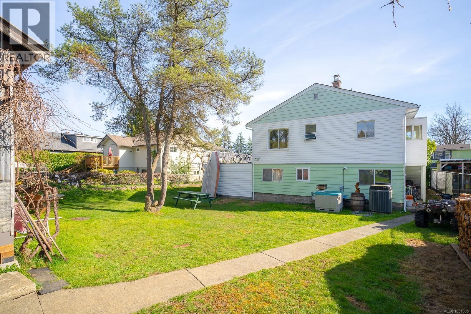 464 Renfrew Street property photo