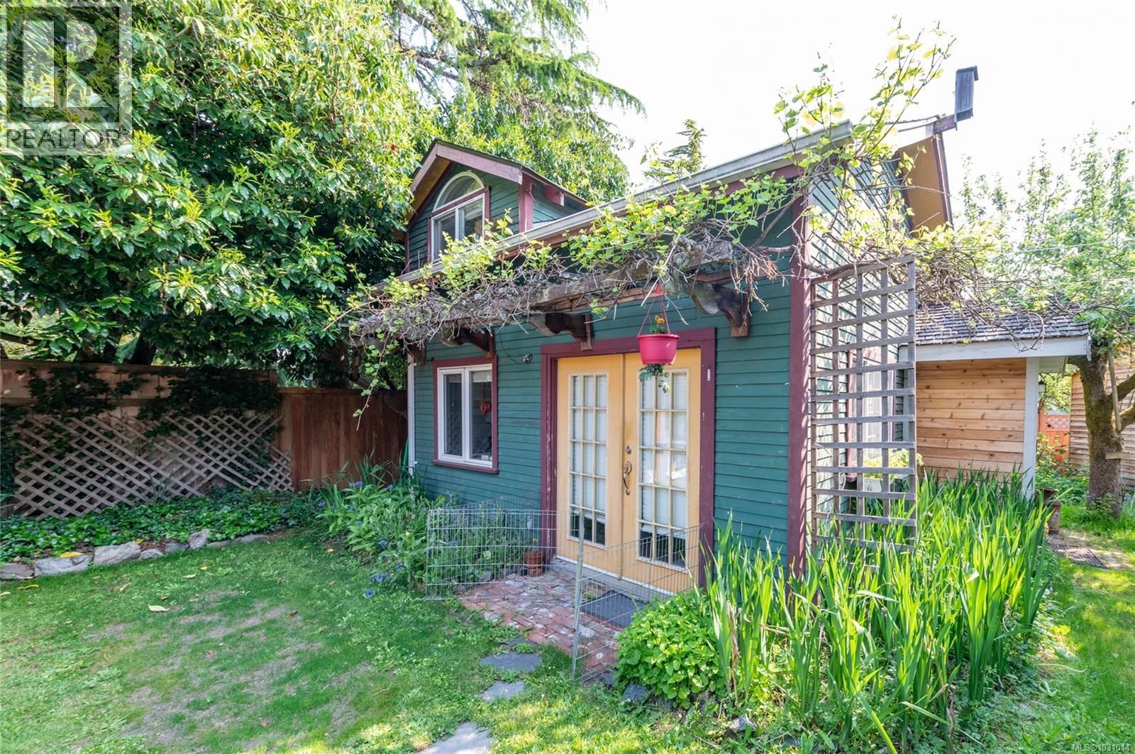 938 AMBASSADOR AVENUE Image 38