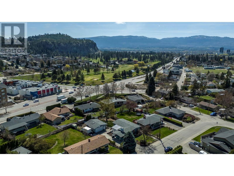 707 Glenburn Street, Kelowna, British Columbia (MLS 10310158)