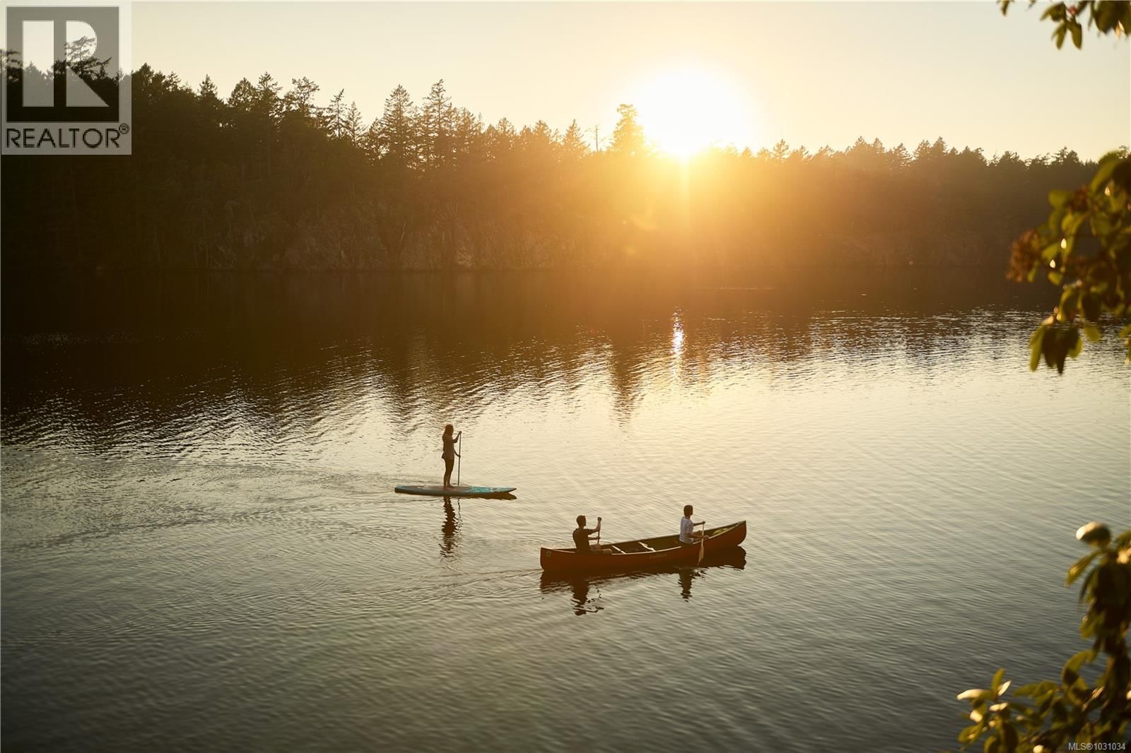 201 - 1075 TILLICUM ROAD Image 18