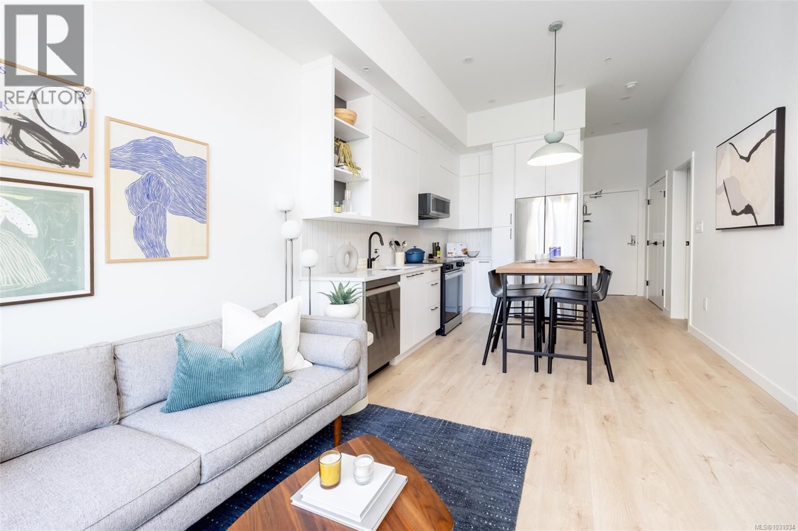 201 - 1075 TILLICUM ROAD Image 4