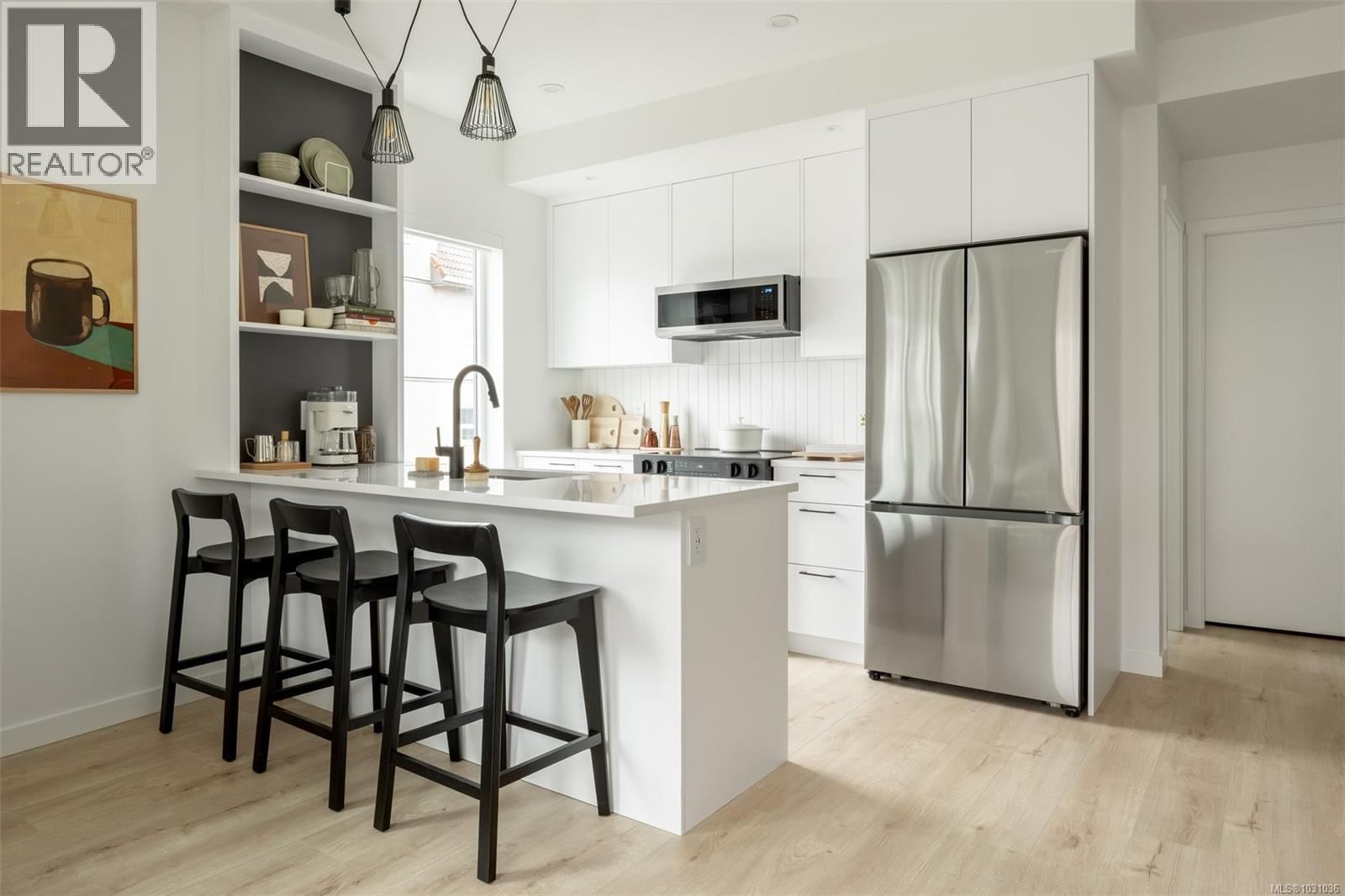 311 - 1075 TILLICUM ROAD Image 1