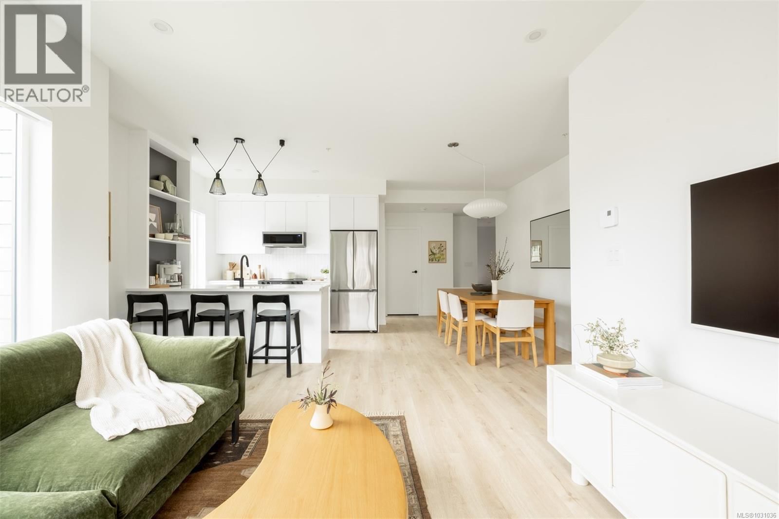 311 - 1075 TILLICUM ROAD Image 3