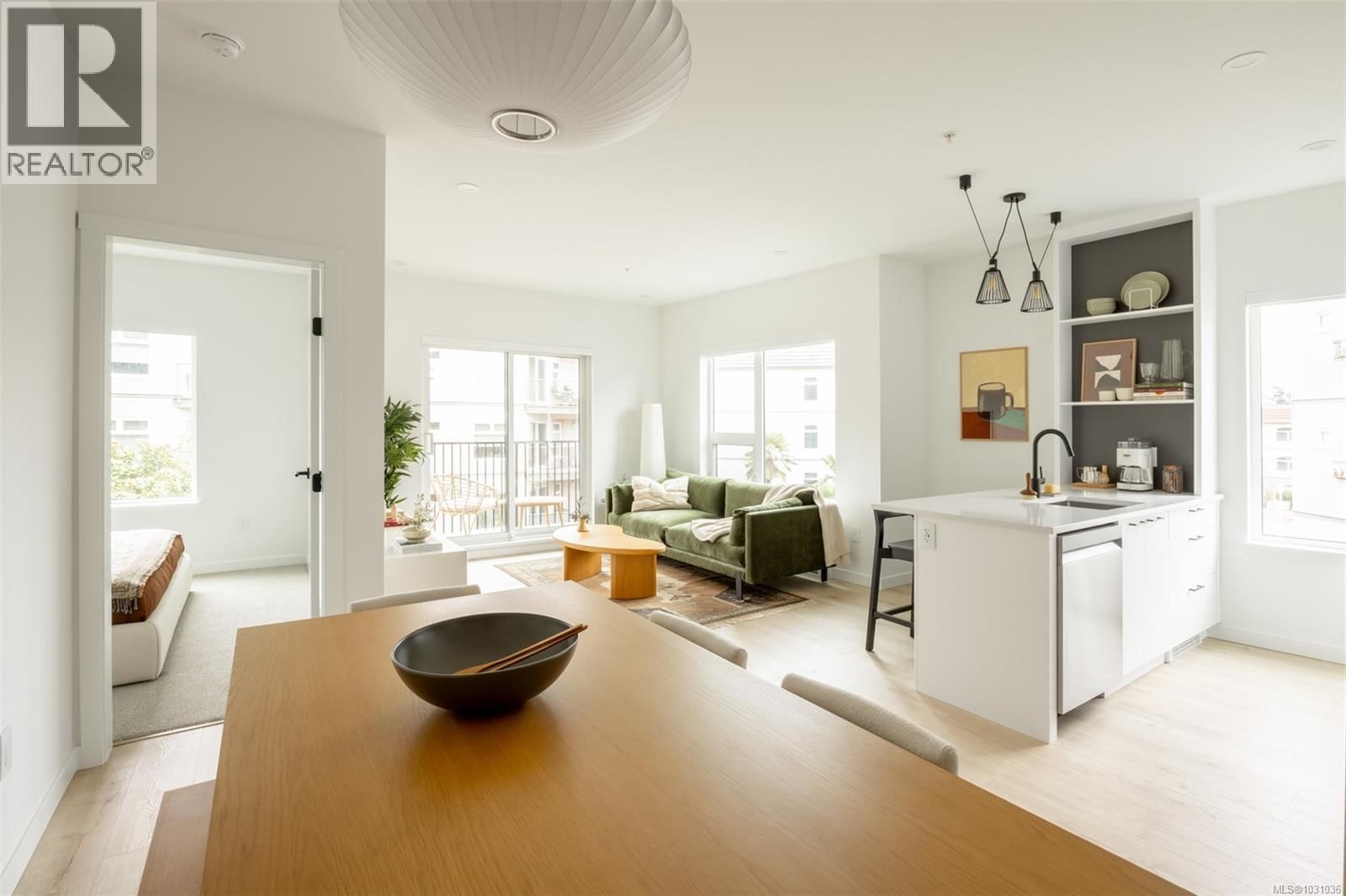 311 - 1075 TILLICUM ROAD Image 4