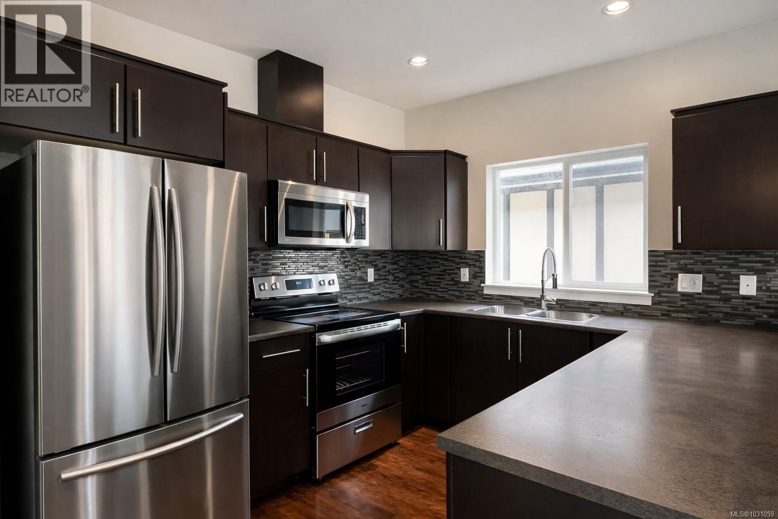 1221 PARKDALE CREEK GARDENS Image 5