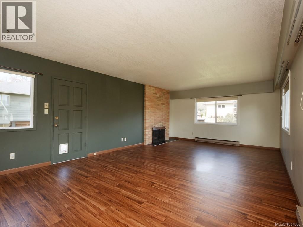 1512 MCRAE AVENUE Image 15