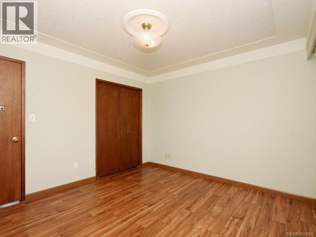 1512 MCRAE AVENUE Image 20