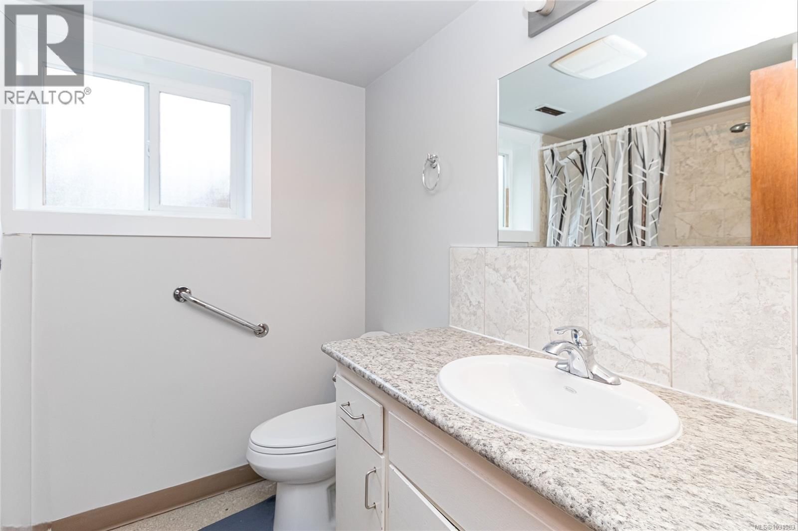 1512 MCRAE AVENUE Image 25