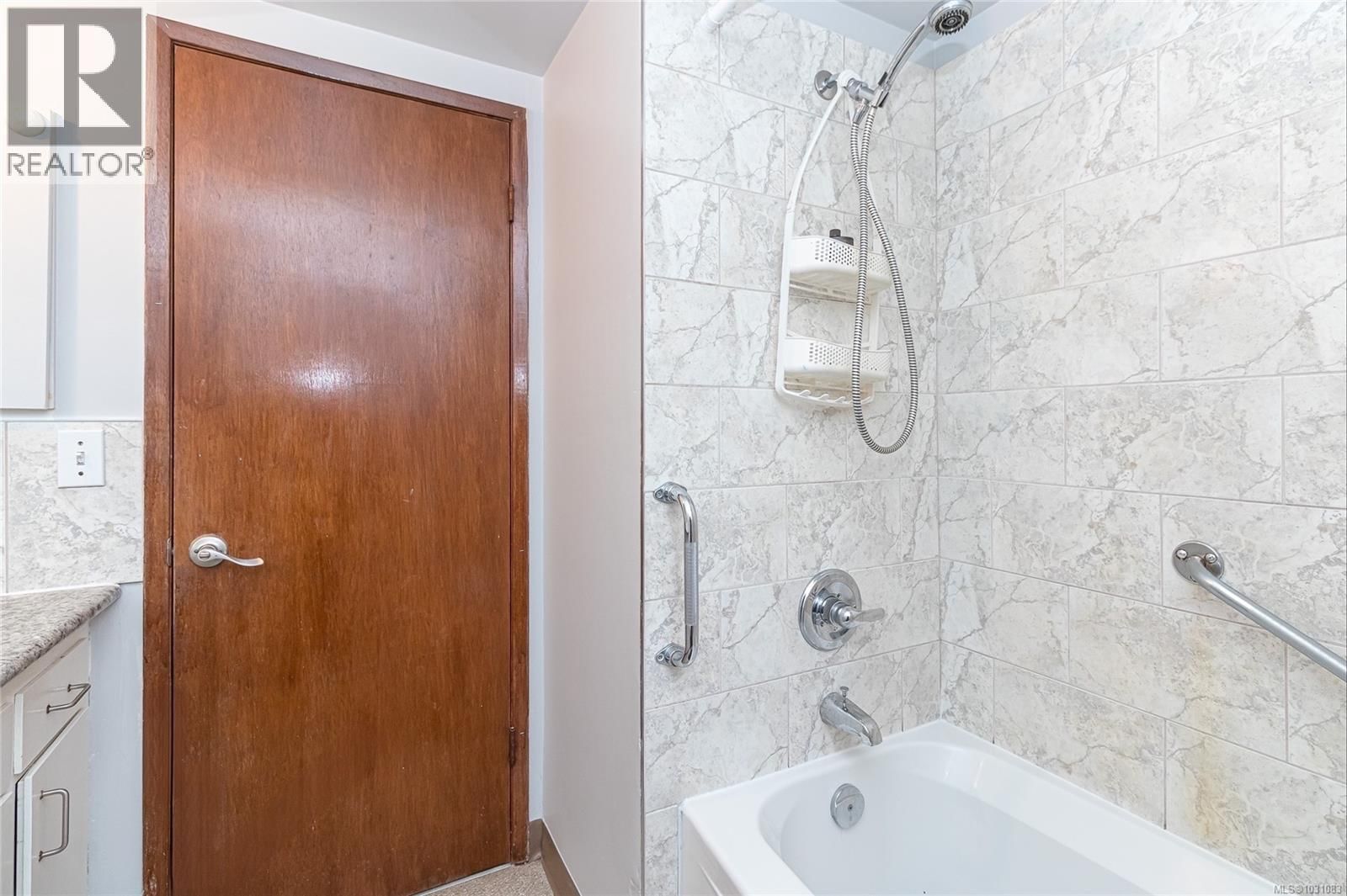 1512 MCRAE AVENUE Image 26