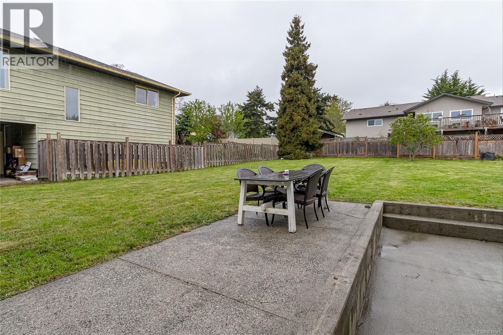 1512 MCRAE AVENUE Image 32