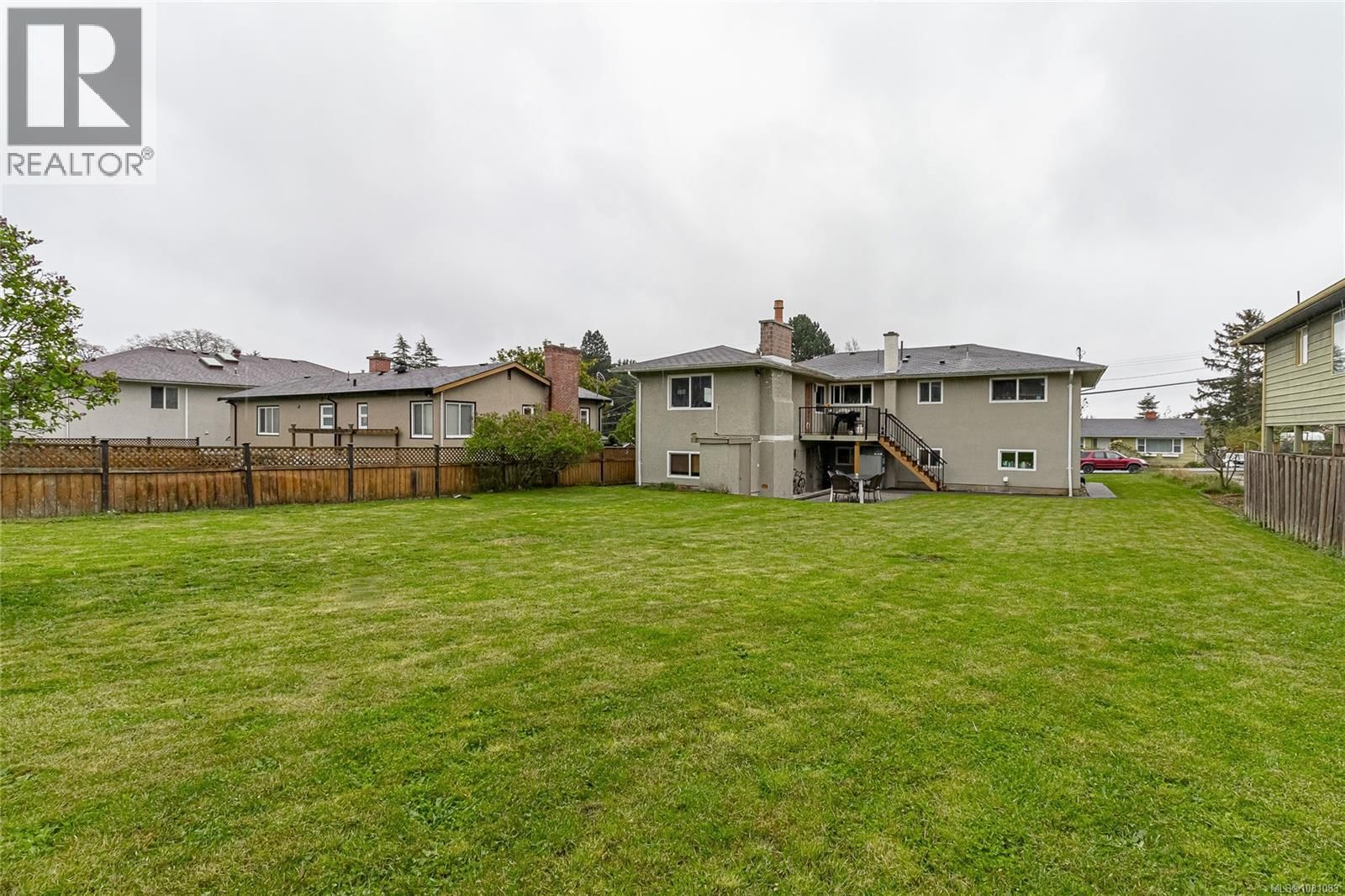 1512 MCRAE AVENUE Image 33