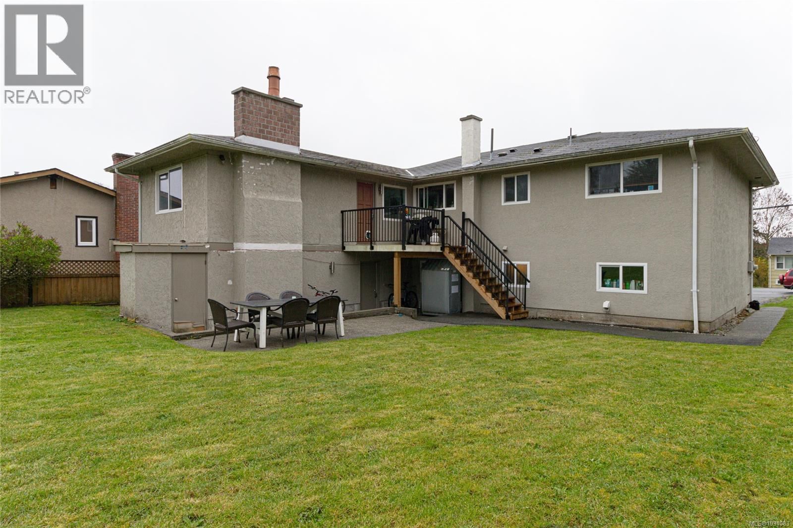 1512 MCRAE AVENUE Image 34