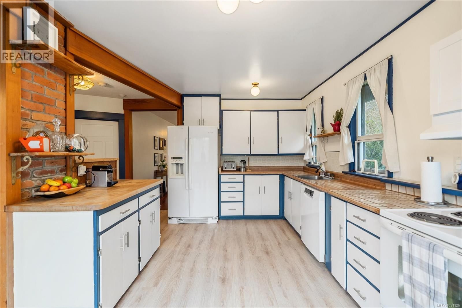 1603 MYRTLE AVENUE Image 13