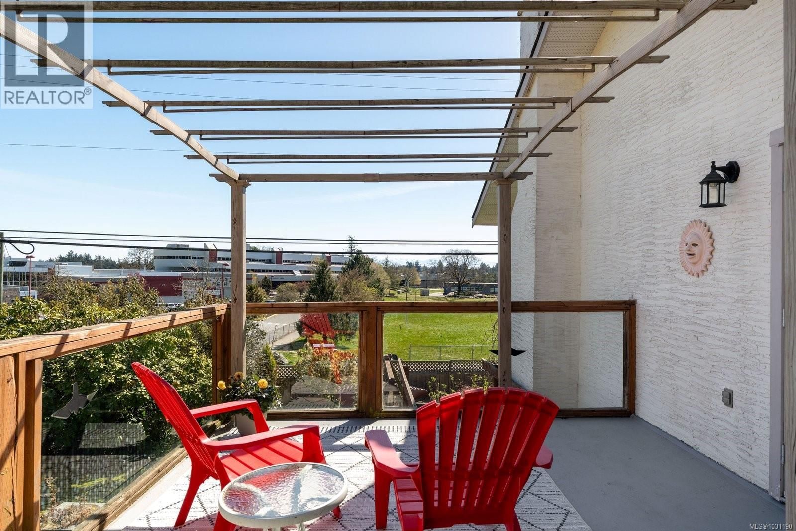 381 MONTCALM AVENUE Image 17