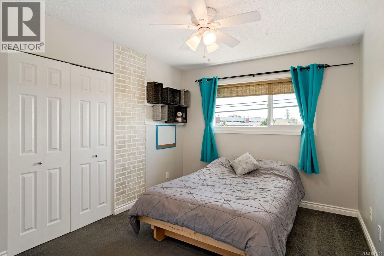 381 MONTCALM AVENUE Image 21