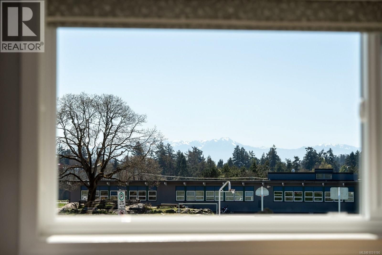 381 MONTCALM AVENUE Image 30