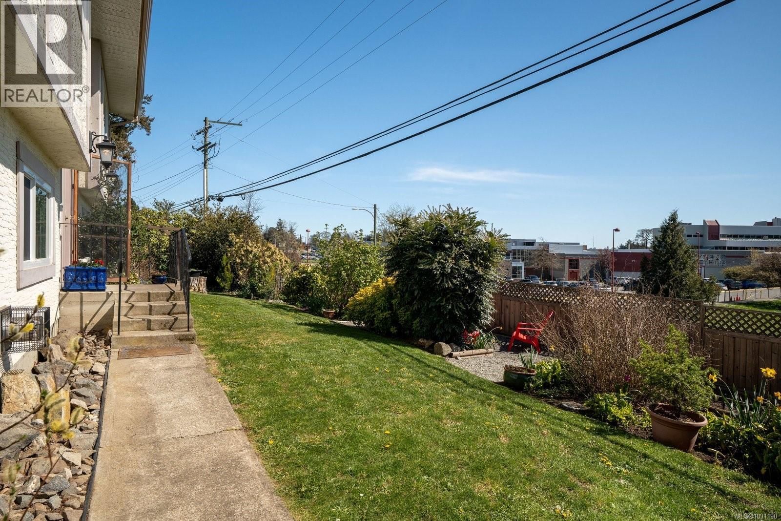 381 MONTCALM AVENUE Image 34