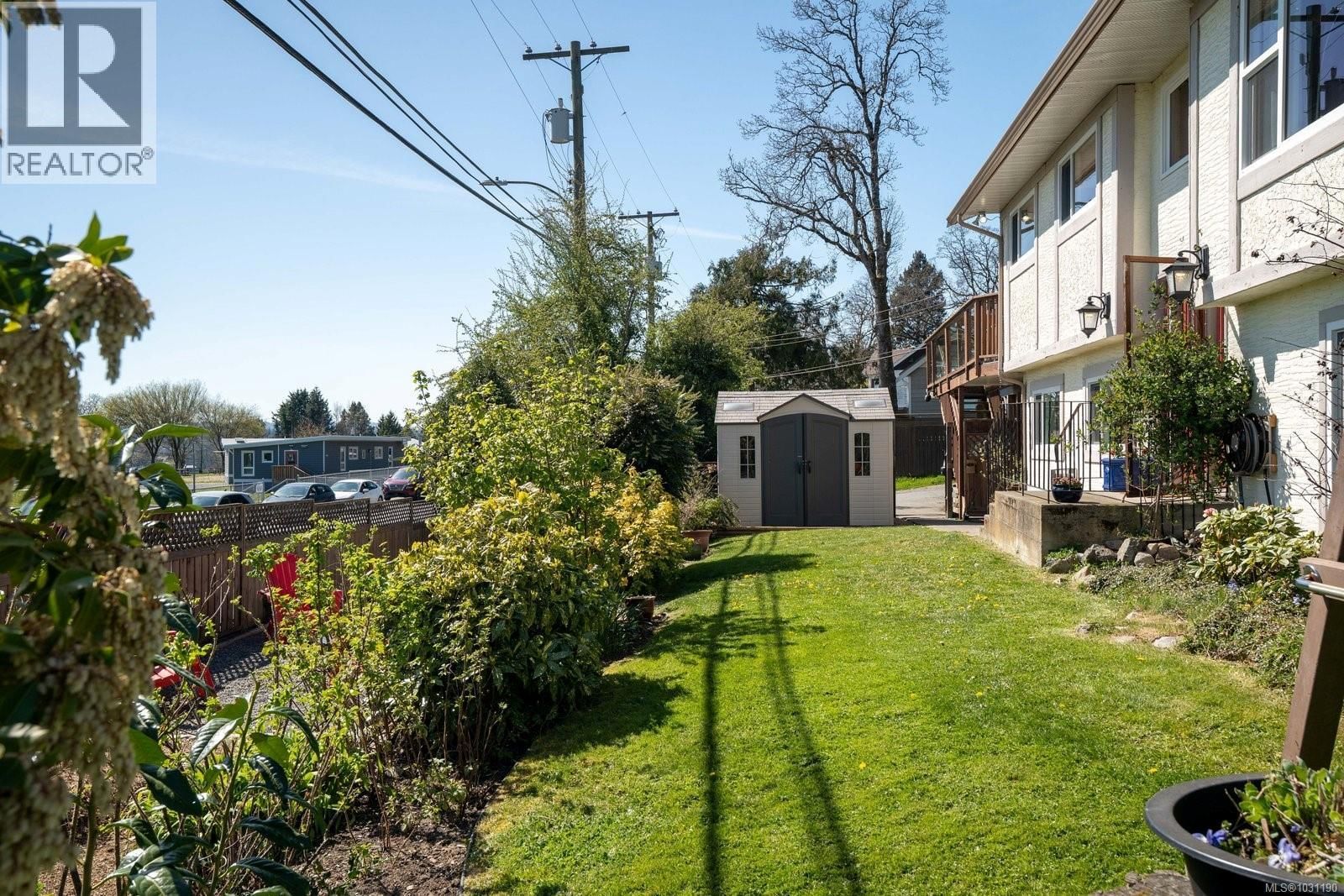 381 MONTCALM AVENUE Image 35