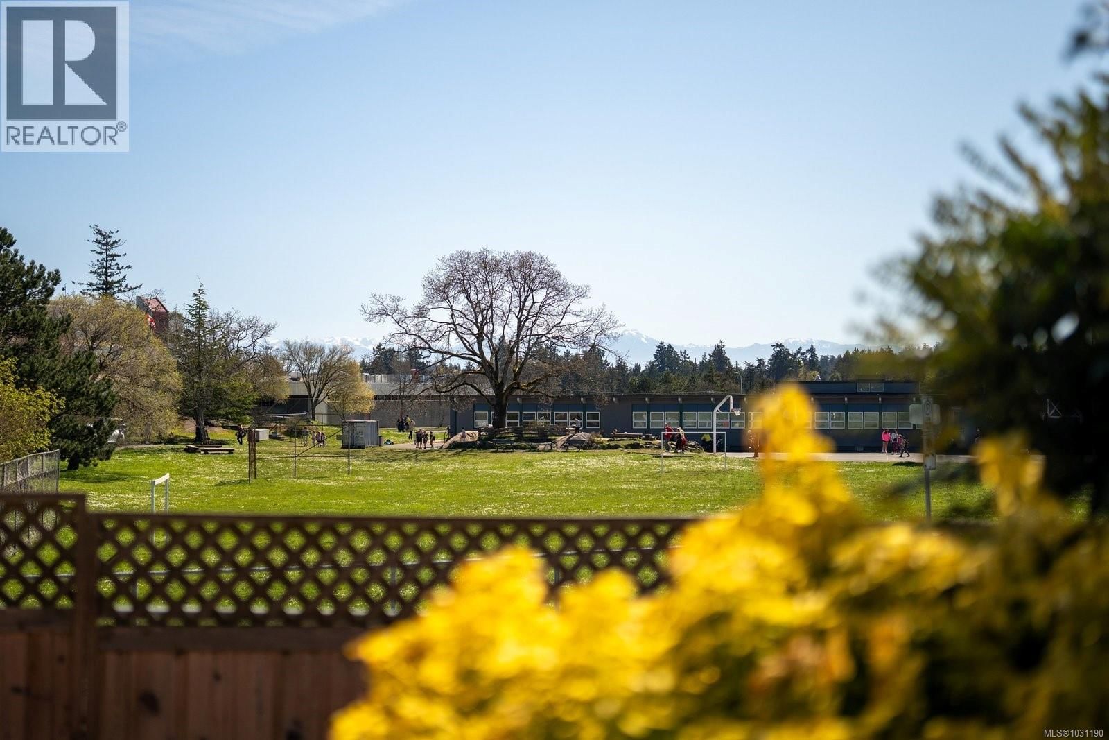 381 MONTCALM AVENUE Image 37