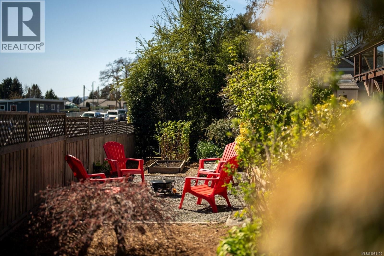 381 MONTCALM AVENUE Image 38