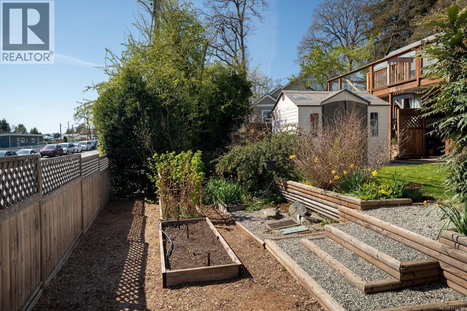 381 MONTCALM AVENUE Image 40