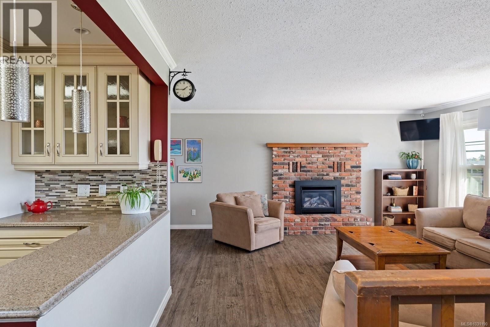 381 MONTCALM AVENUE Image 5