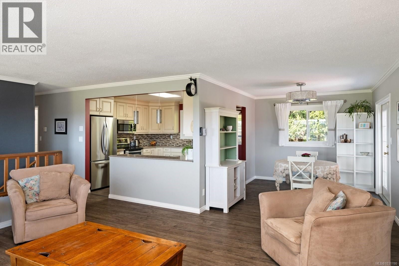 381 MONTCALM AVENUE Image 9