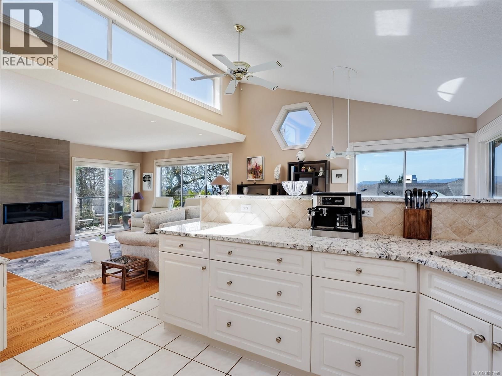 4329 STONEYWOOD LANE Image 8