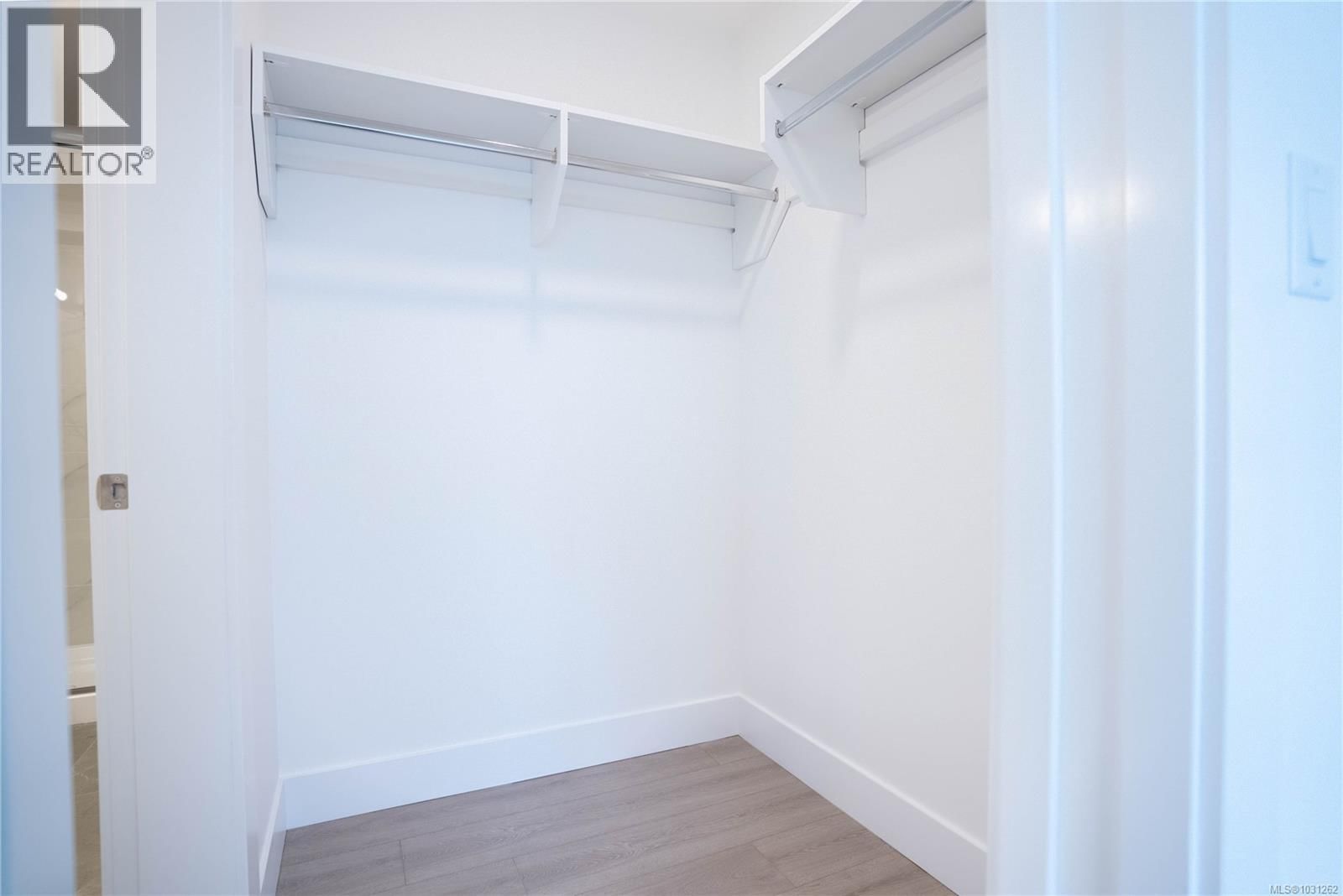 211 - 258 HELMCKEN ROAD Image 12