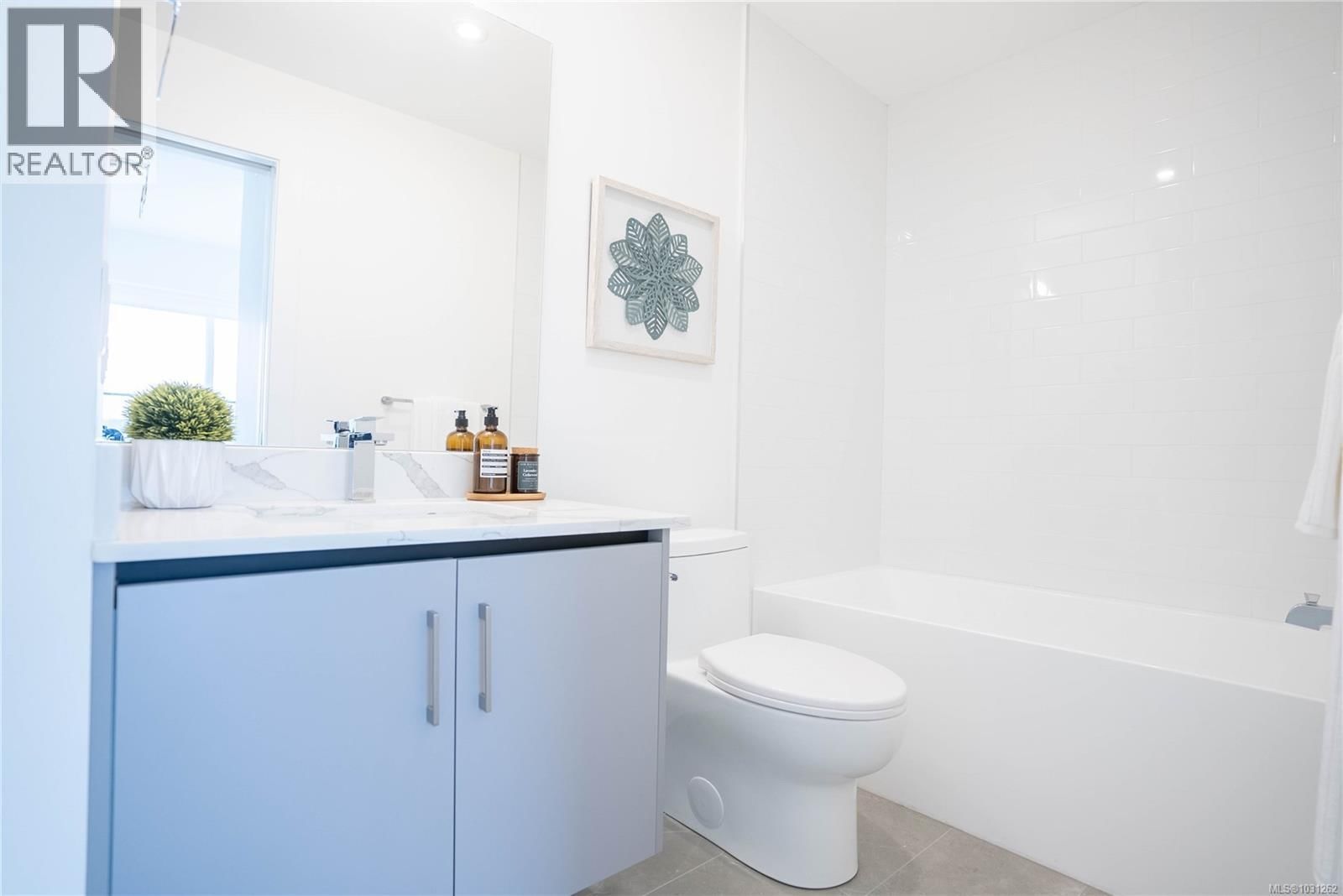 211 - 258 HELMCKEN ROAD Image 16