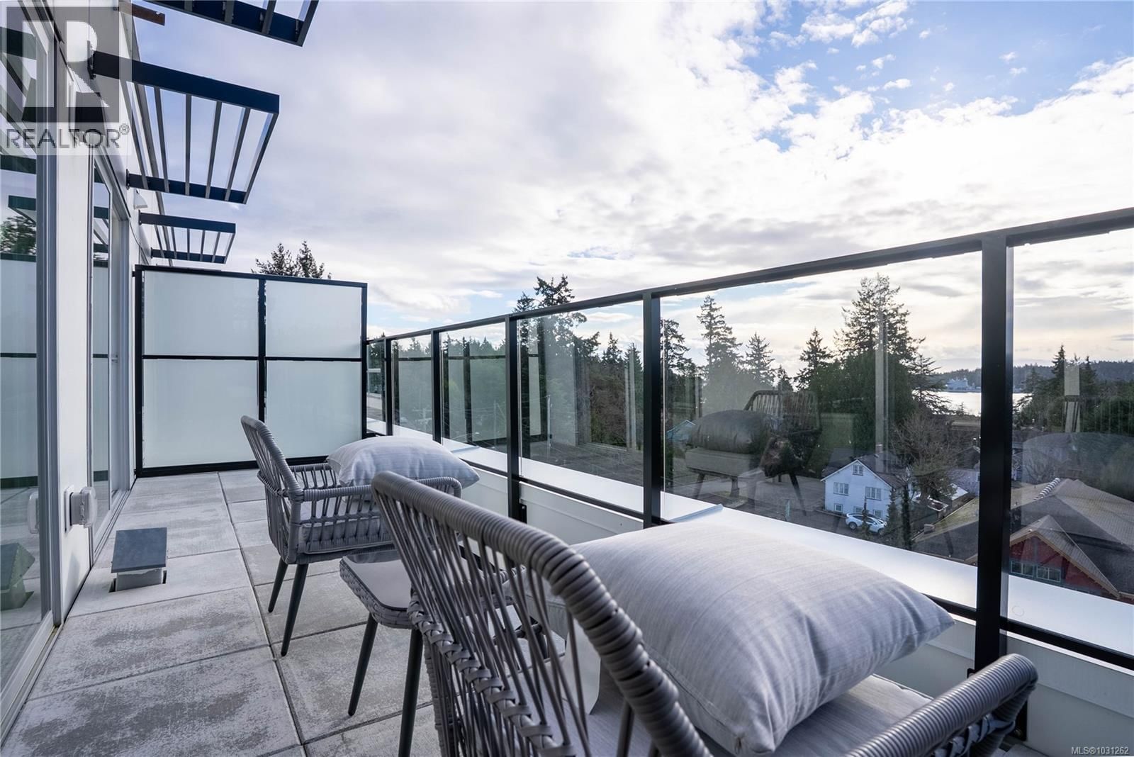 211 - 258 HELMCKEN ROAD Image 18