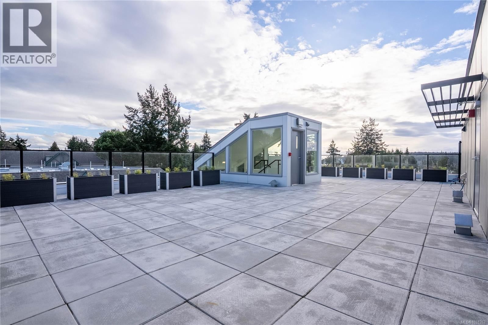 211 - 258 HELMCKEN ROAD Image 21