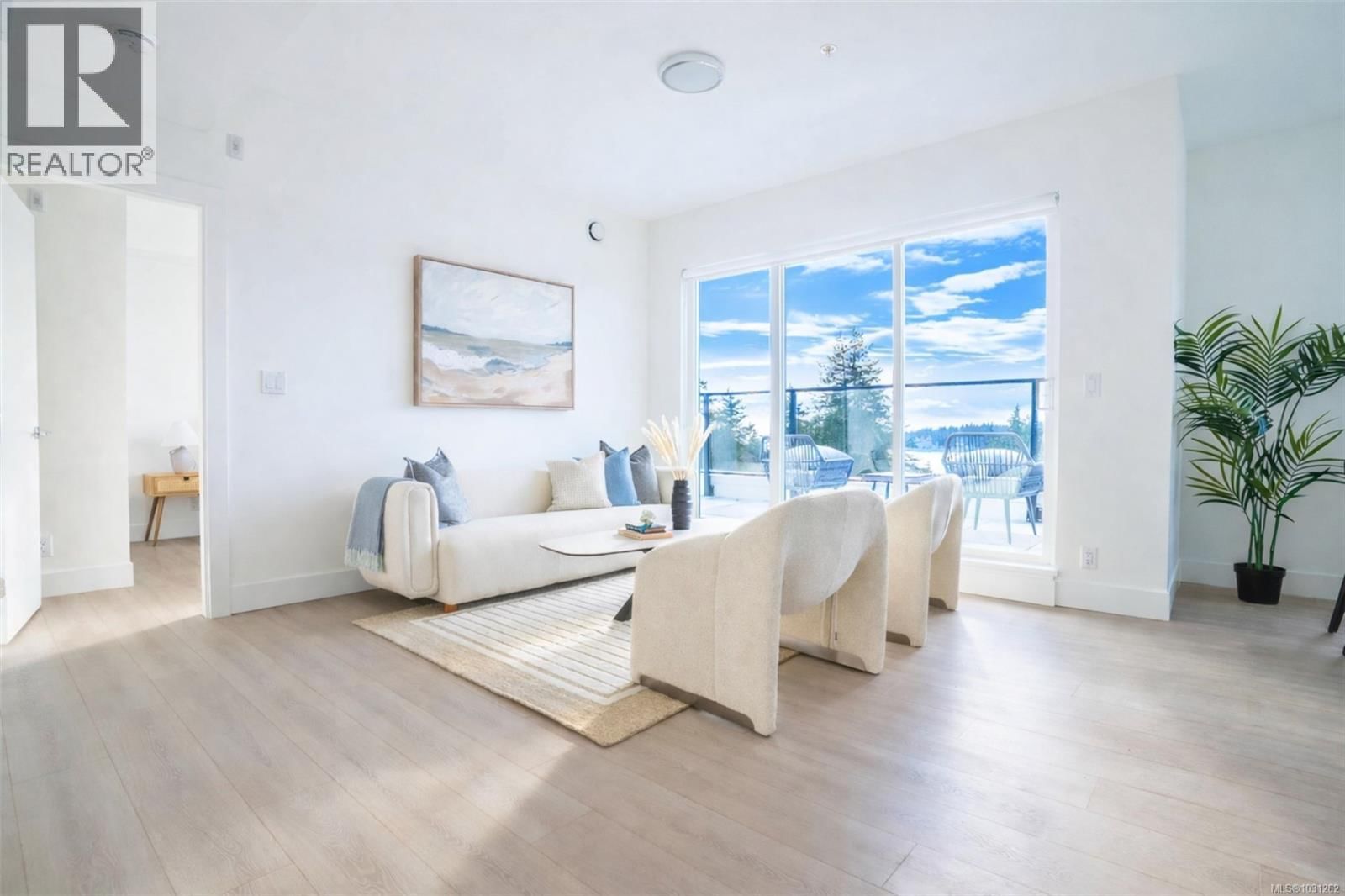 211 - 258 HELMCKEN ROAD Image 5