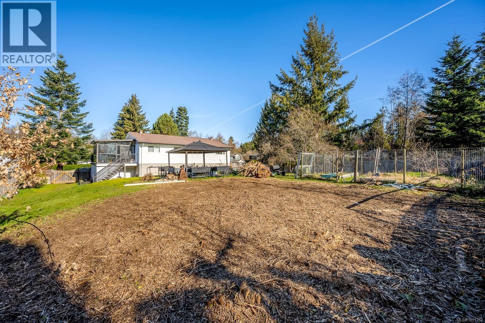 2695 PAULA PLACE Image 38