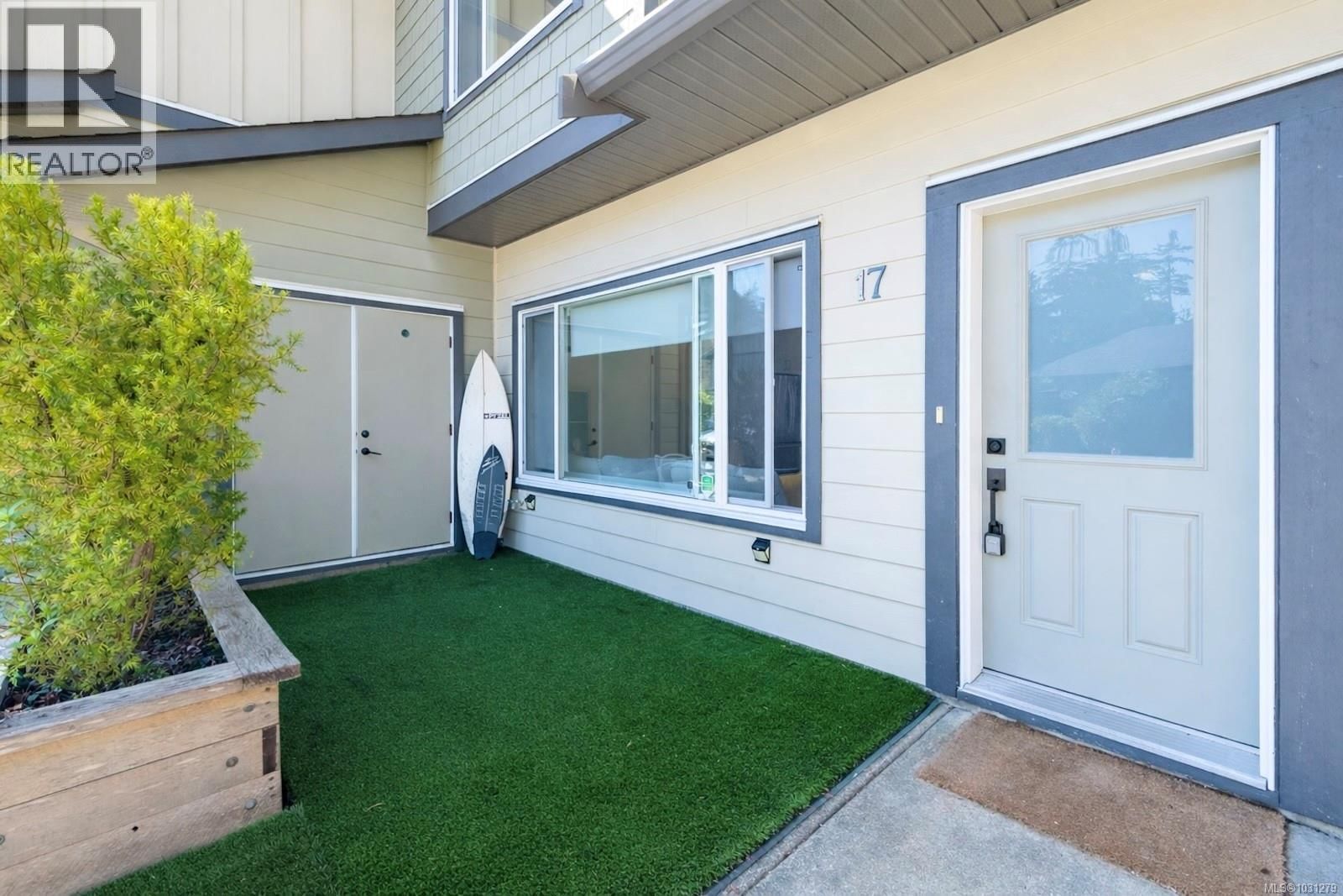 17 625 Hellesen Drive property photo