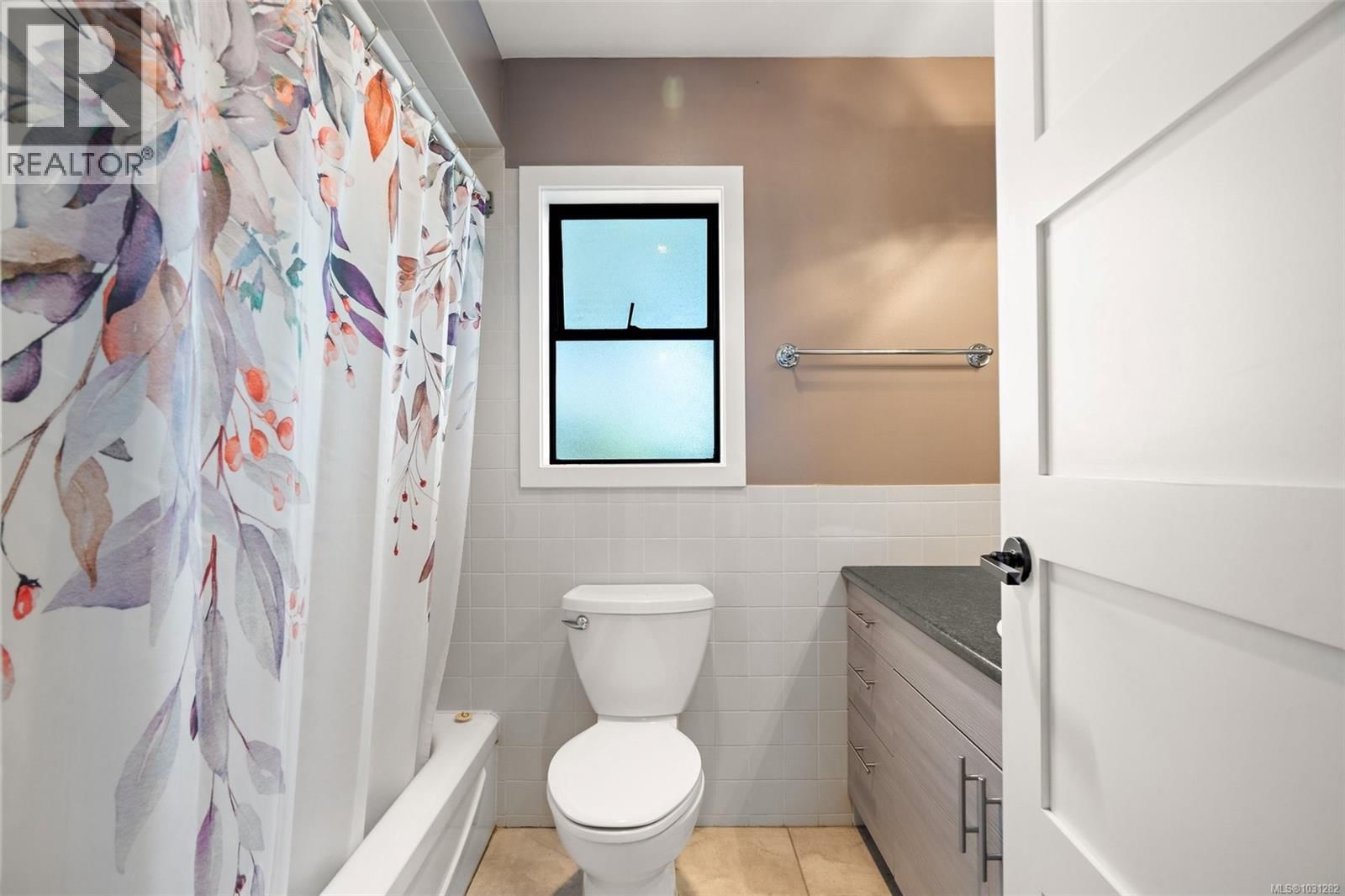 6 - 1464 FORT STREET Image 27