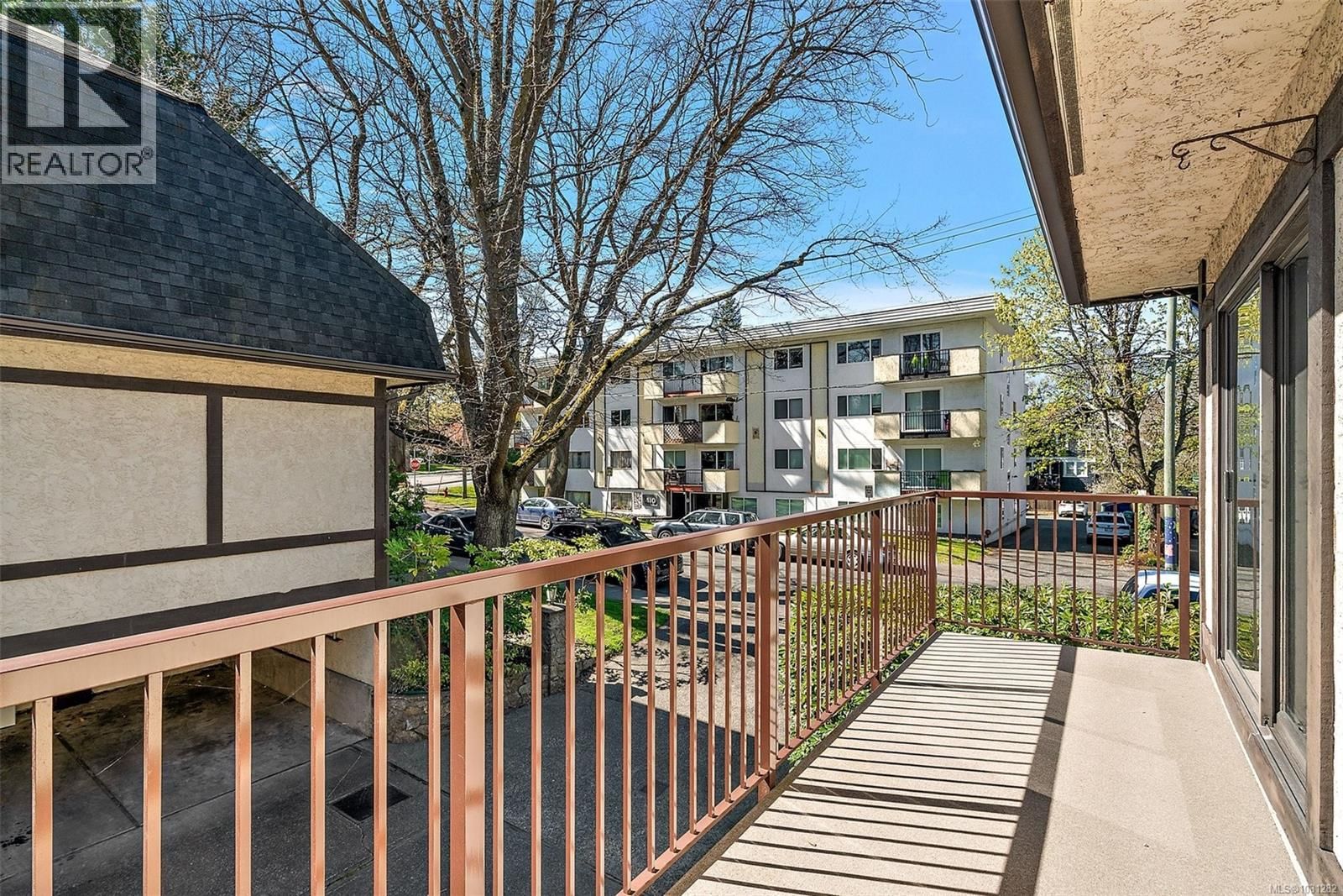 6 - 1464 FORT STREET Image 31