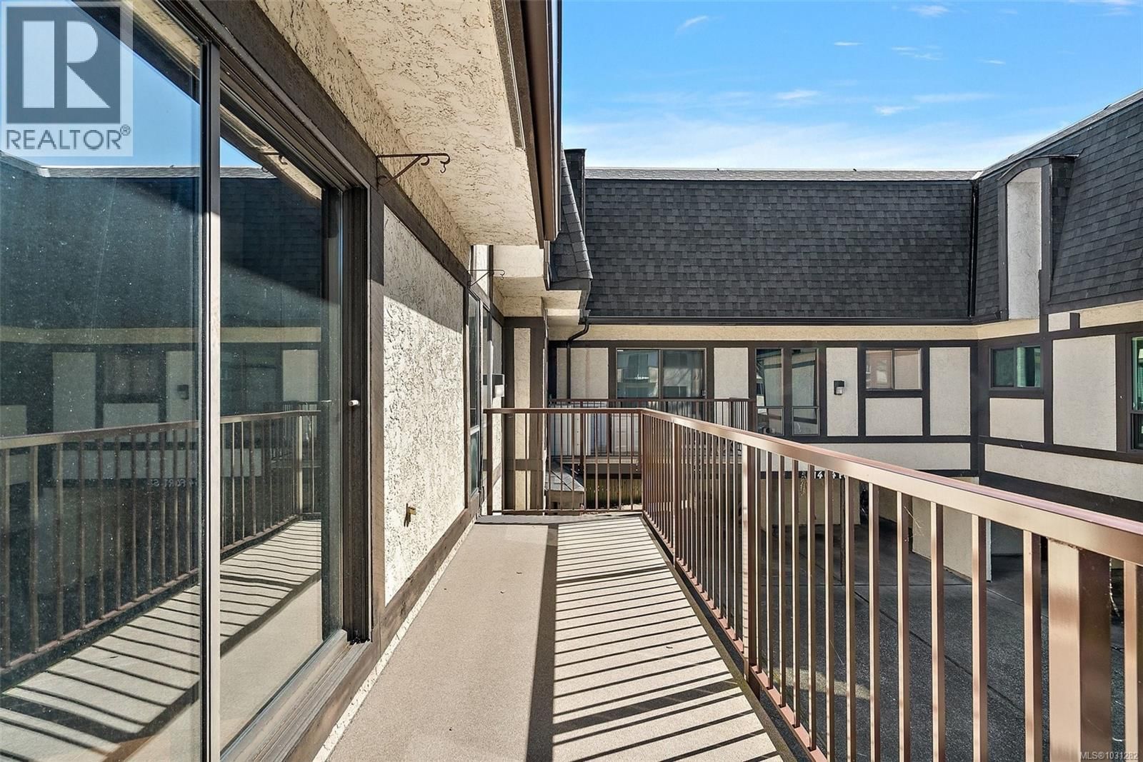 6 - 1464 FORT STREET Image 32