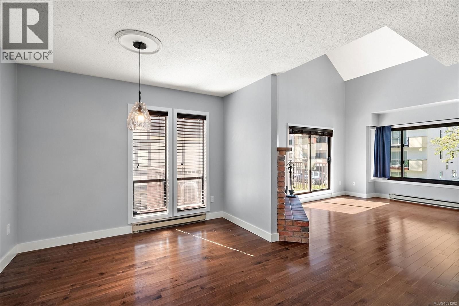 6 - 1464 FORT STREET Image 7